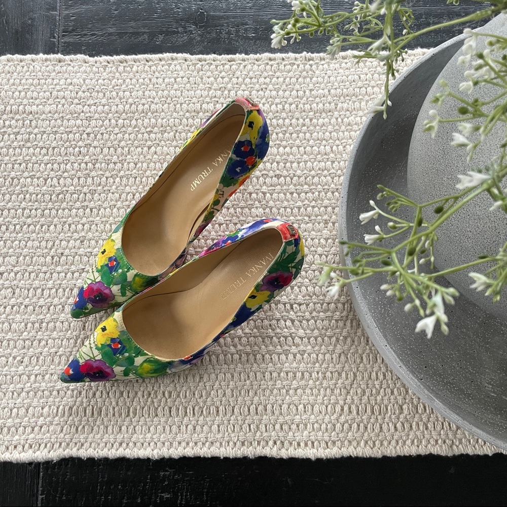 Ivanka Trump Floral Pumps, Size 6